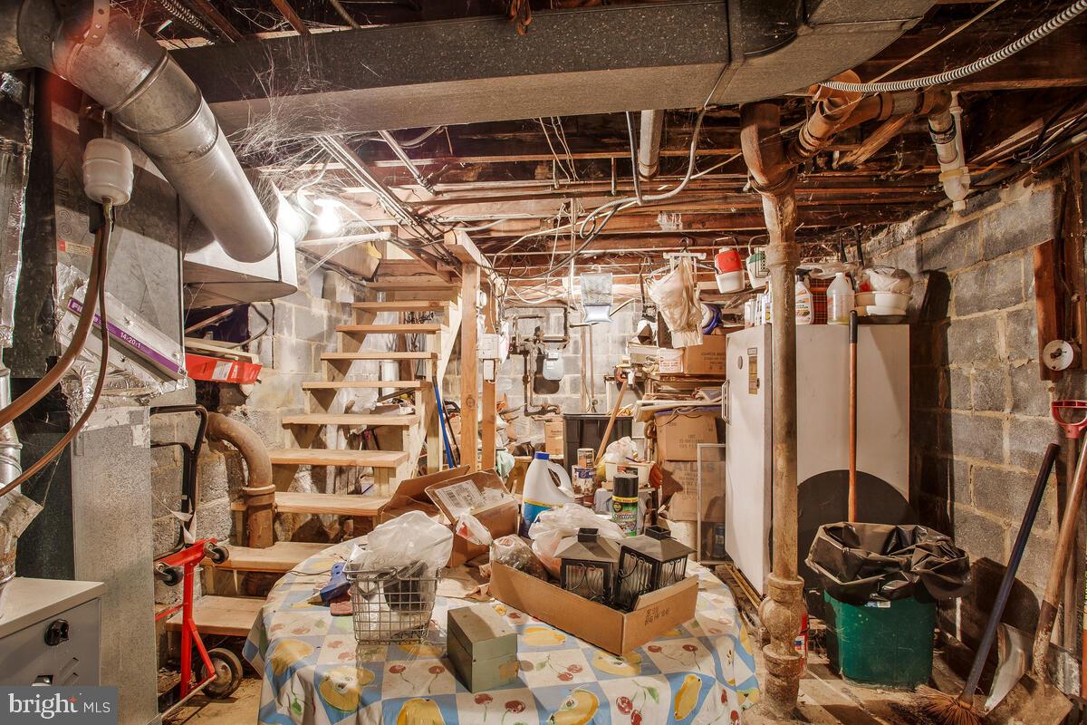 1303 DUNBAR OAKS DRIVE