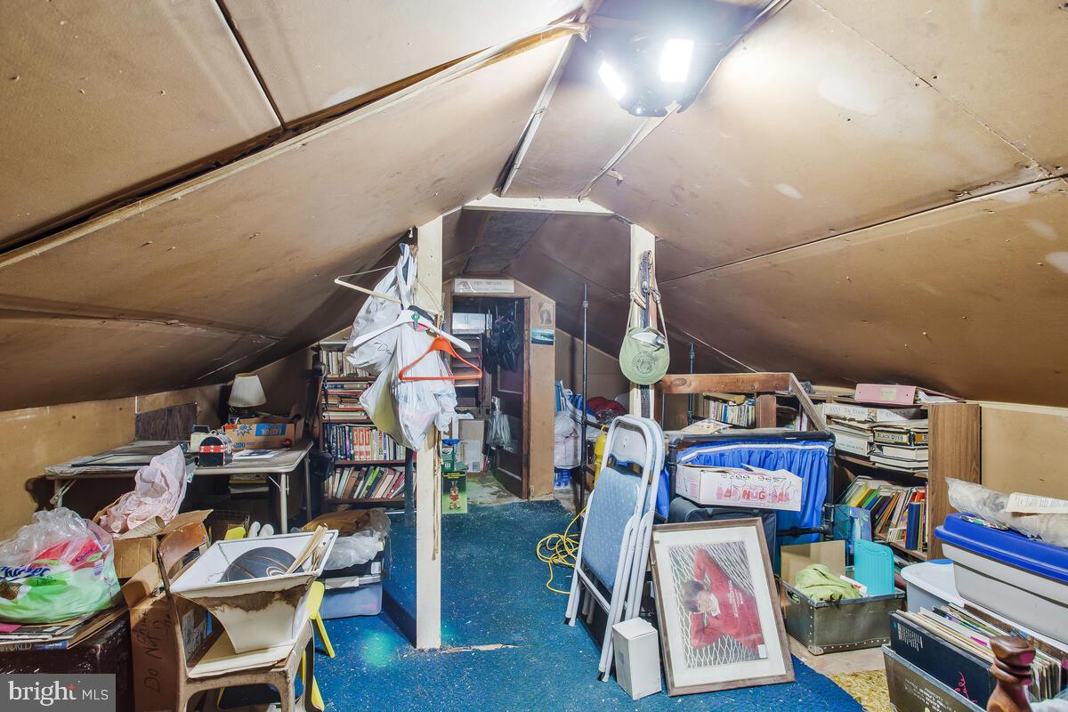 1303 DUNBAR OAKS DRIVE