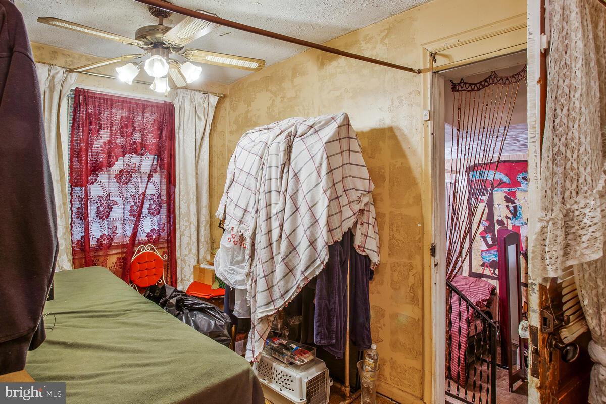 1303 DUNBAR OAKS DRIVE