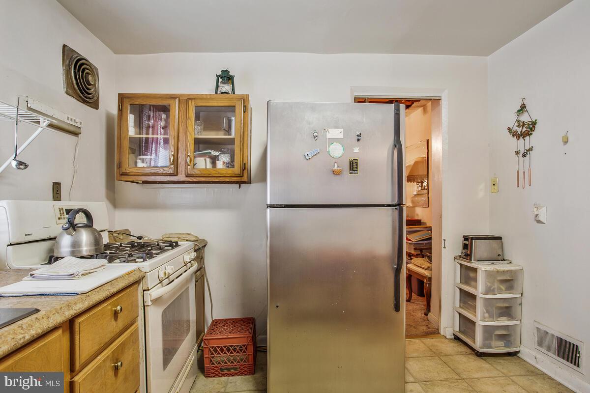 1303 DUNBAR OAKS DRIVE