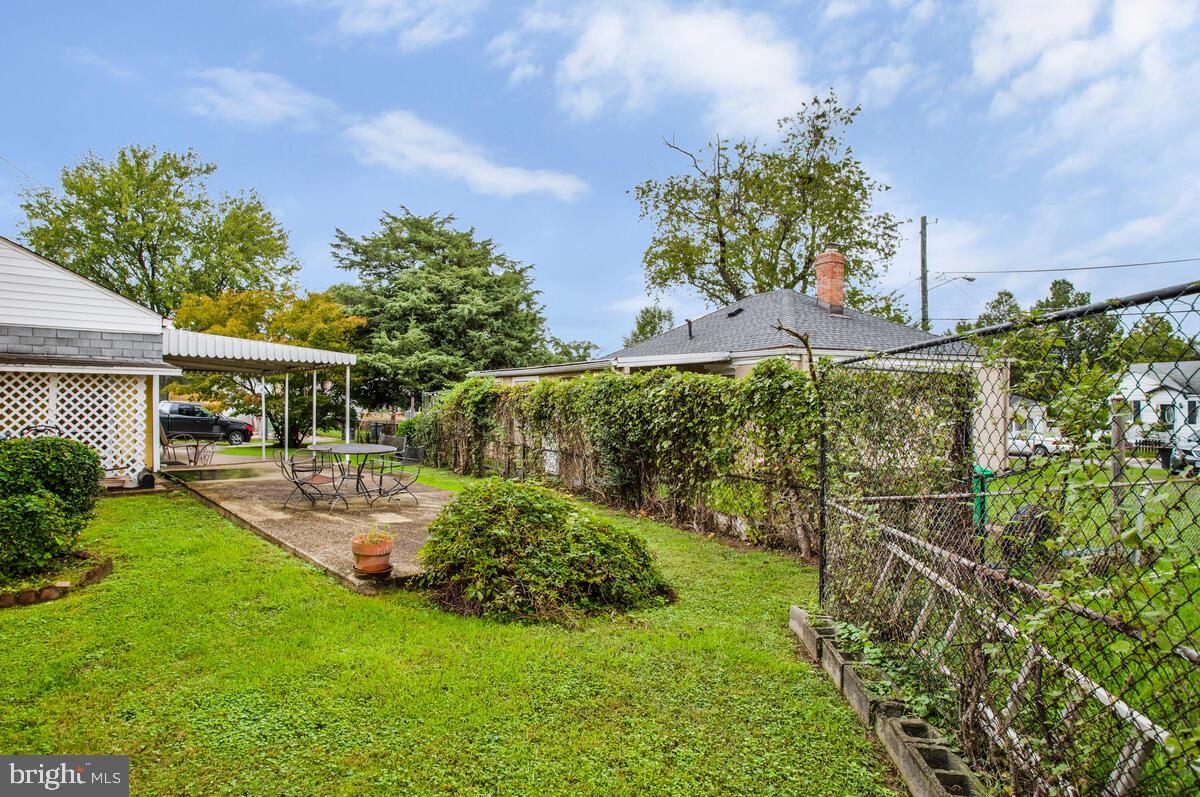 1303 DUNBAR OAKS DRIVE