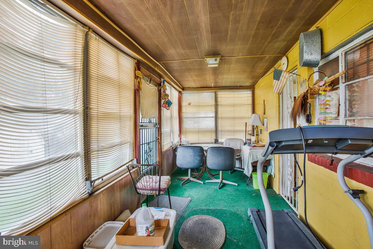 1303 DUNBAR OAKS DRIVE