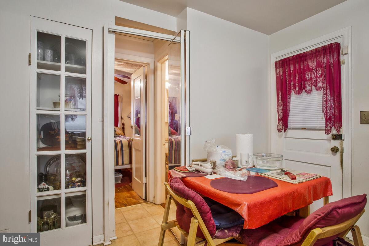 1303 DUNBAR OAKS DRIVE