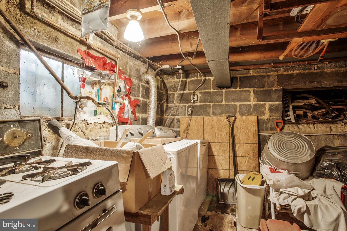 1303 DUNBAR OAKS DRIVE