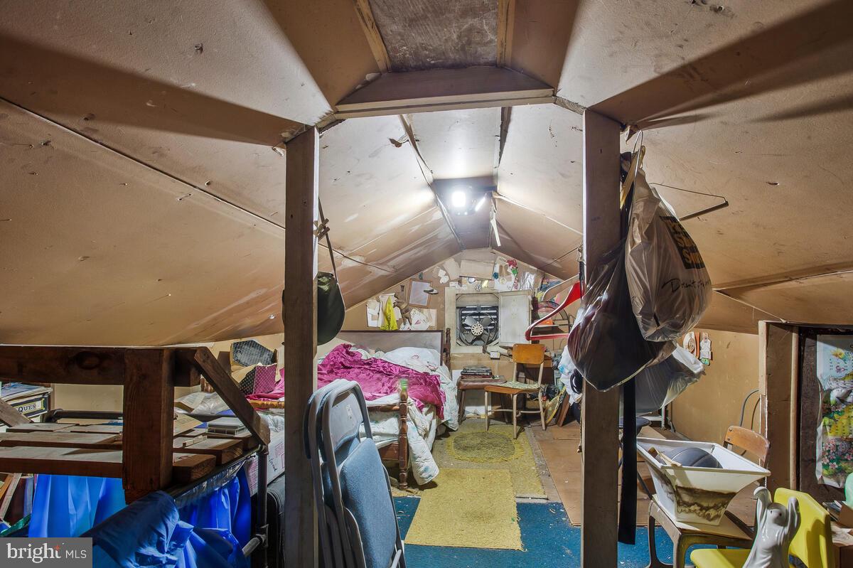 1303 DUNBAR OAKS DRIVE