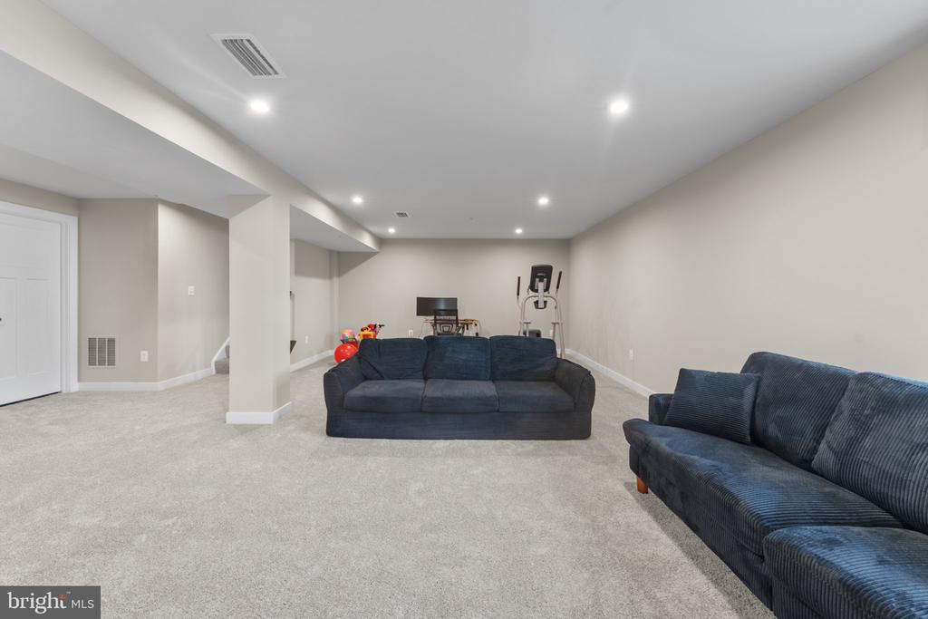 10127 DRESSAGE DRIVE