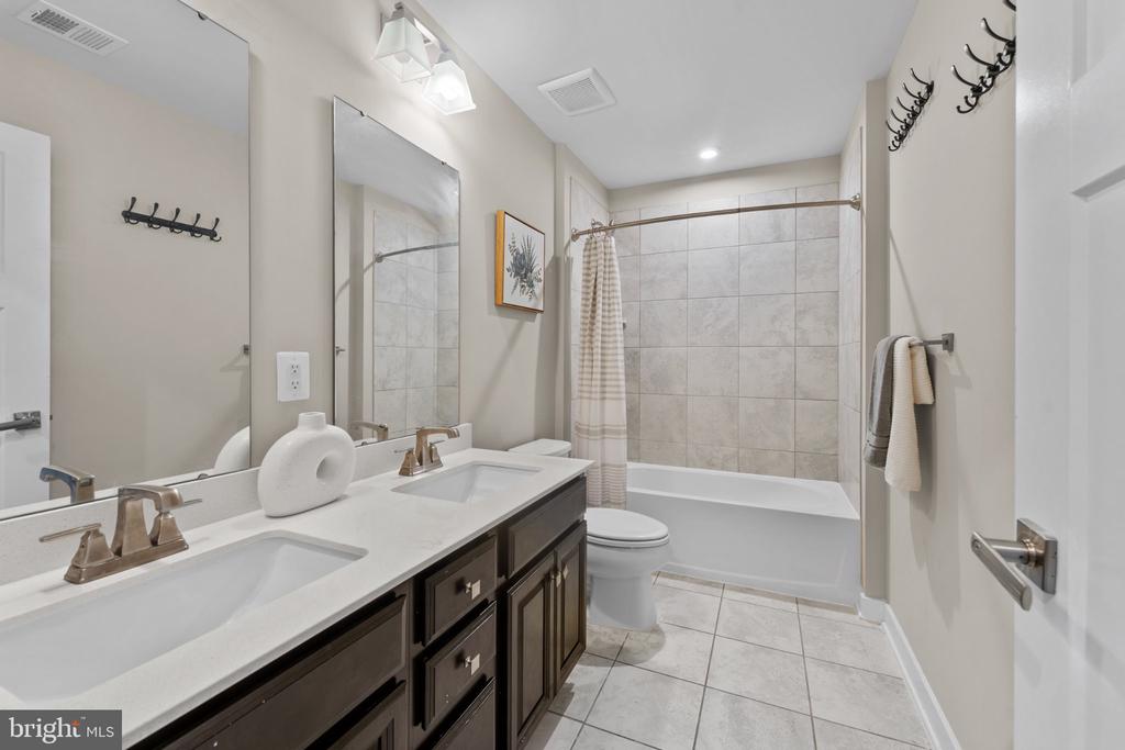 10127 DRESSAGE DRIVE