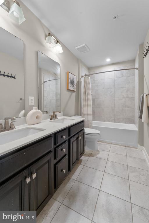 10127 DRESSAGE DRIVE