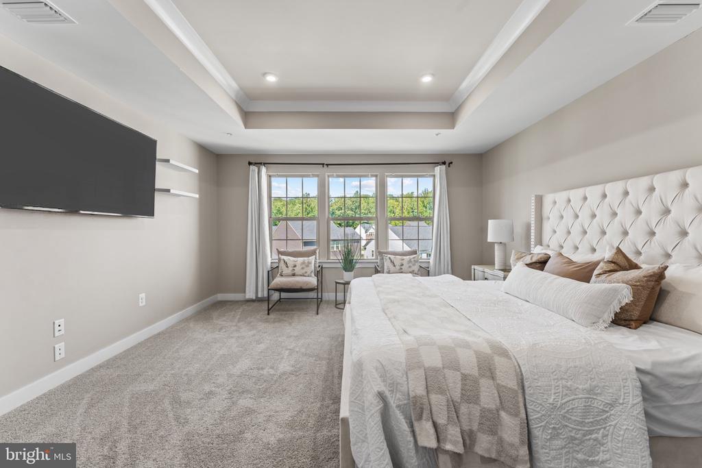 10127 DRESSAGE DRIVE