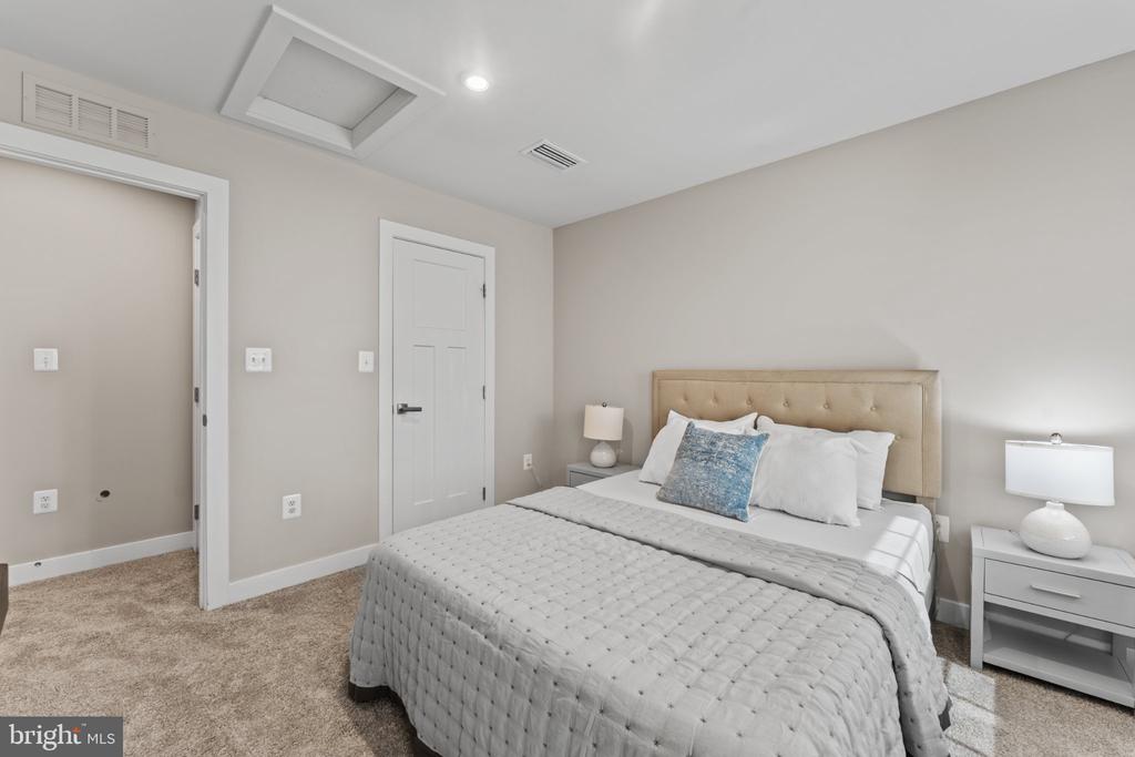 10127 DRESSAGE DRIVE