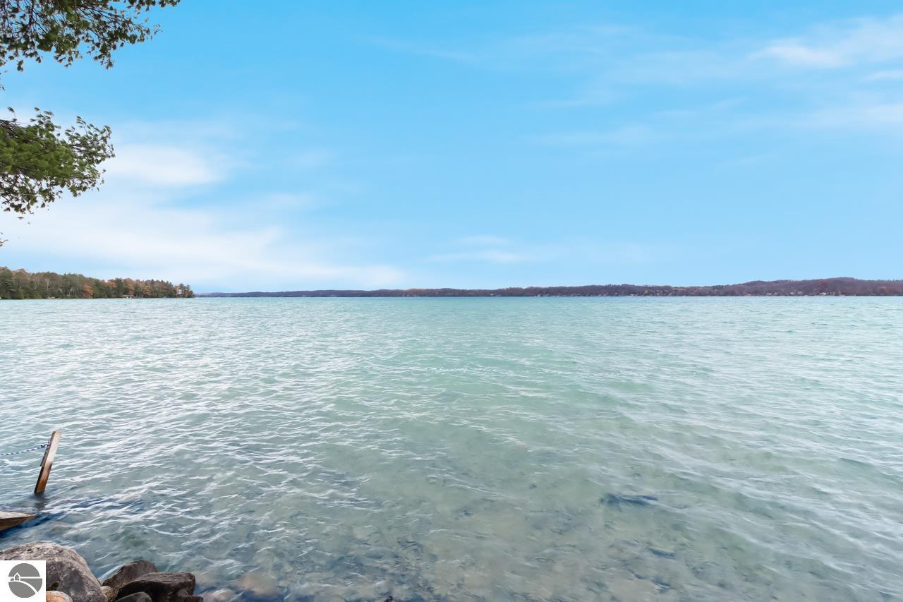 6660 SE Torch Lake Drive