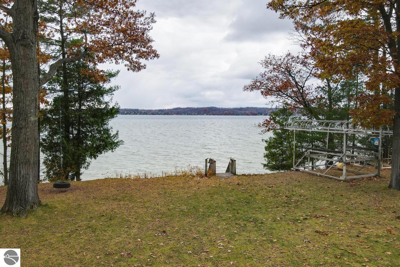 6660 SE Torch Lake Drive