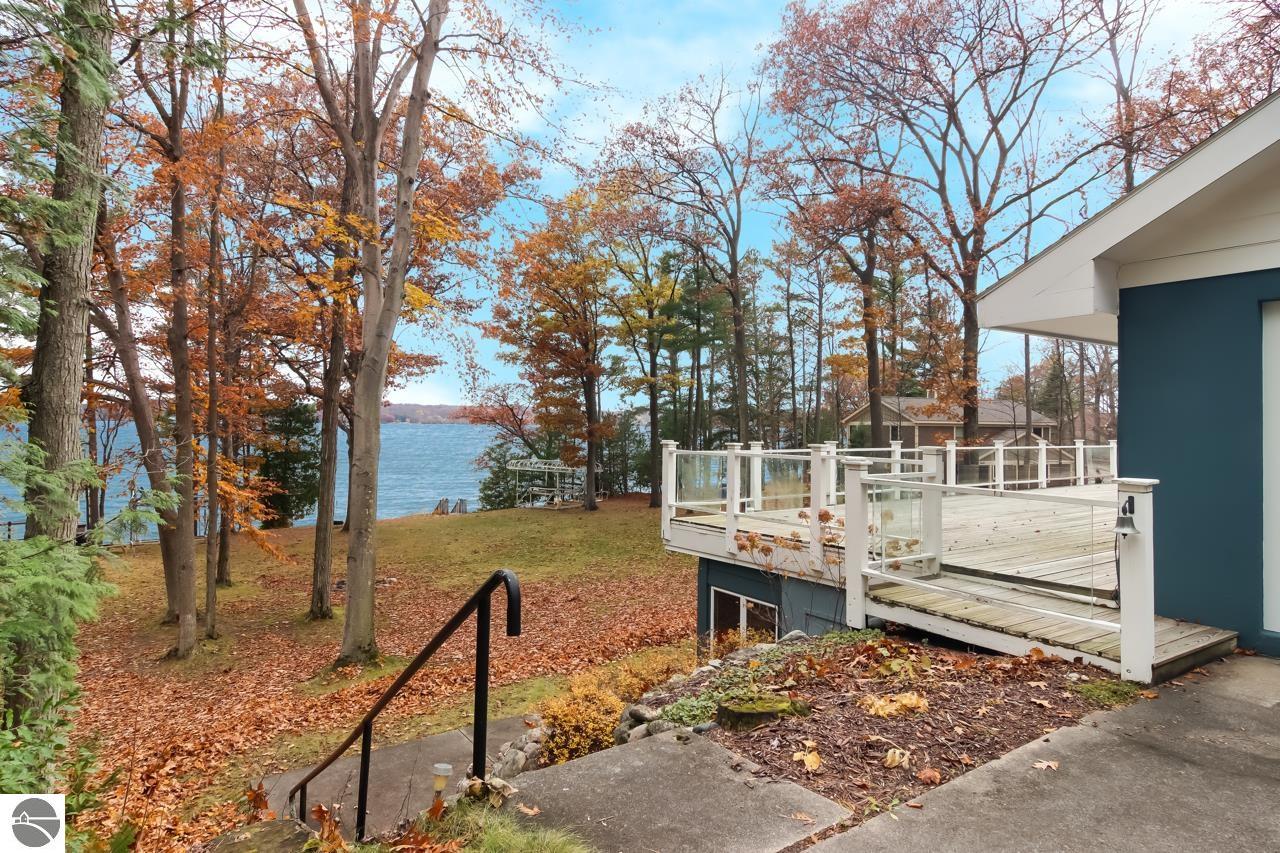 6660 SE Torch Lake Drive