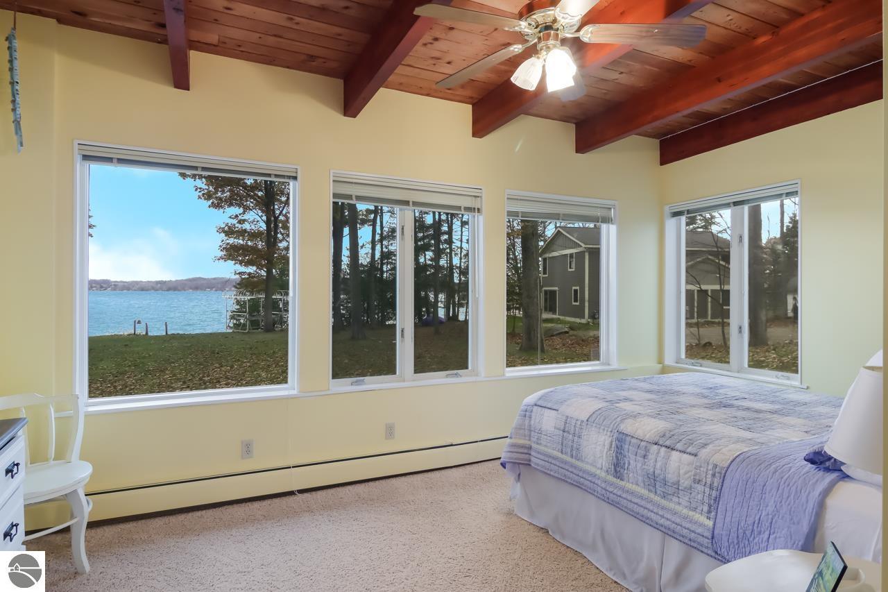 6660 SE Torch Lake Drive