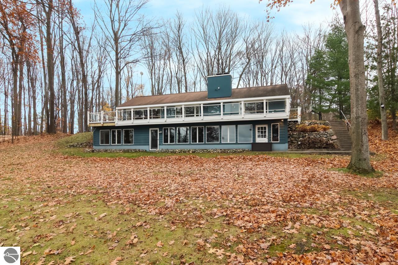 6660 SE Torch Lake Drive