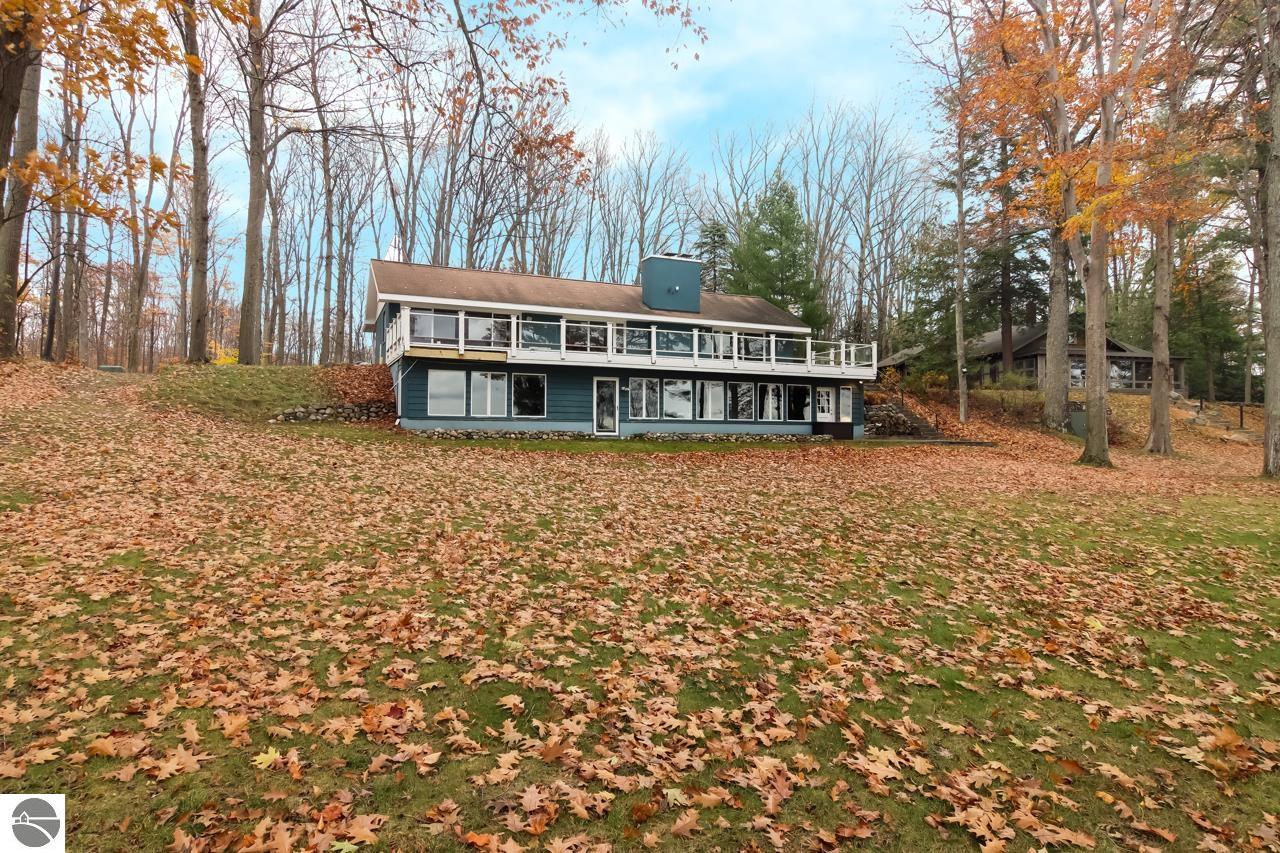 6660 SE Torch Lake Drive