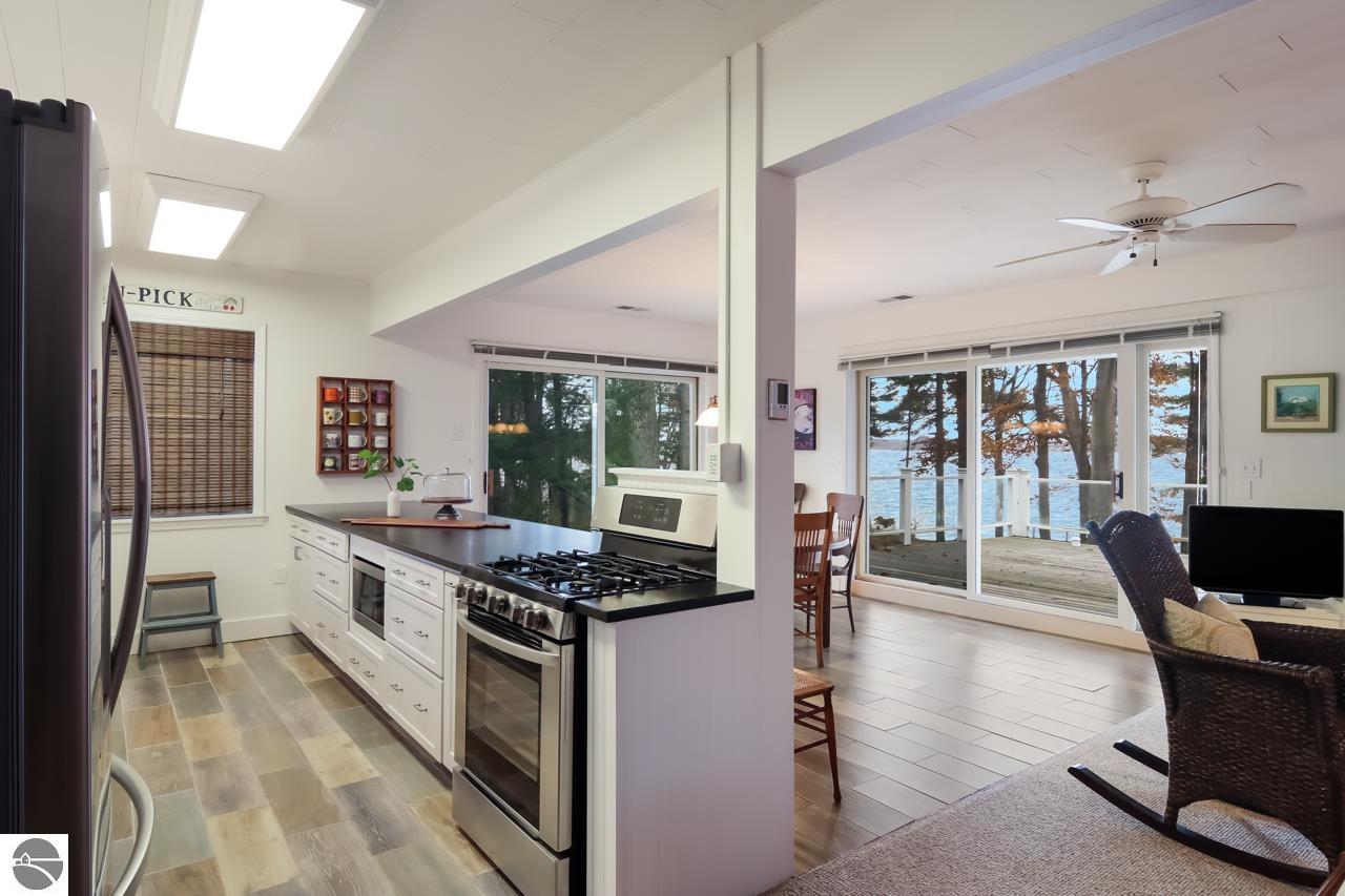 6660 SE Torch Lake Drive