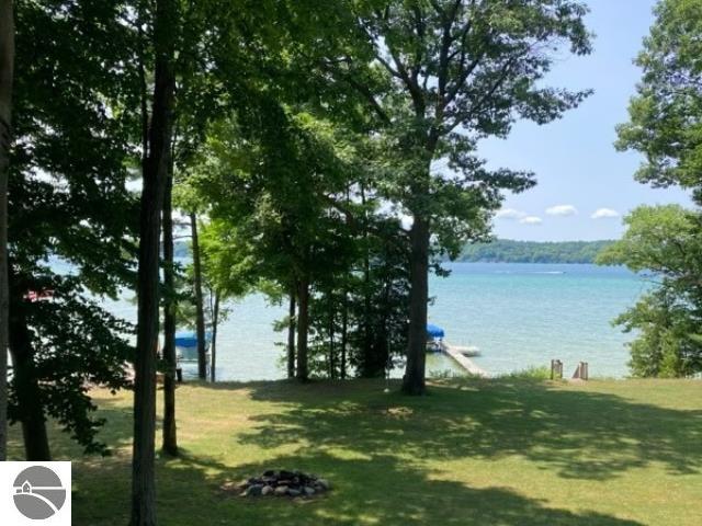 6660 SE Torch Lake Drive