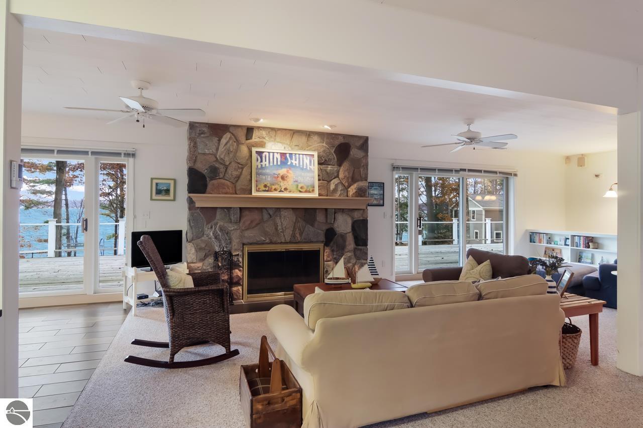 6660 SE Torch Lake Drive