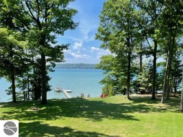 6660 SE Torch Lake Drive