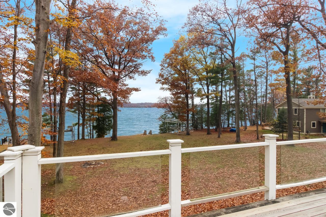 6660 SE Torch Lake Drive