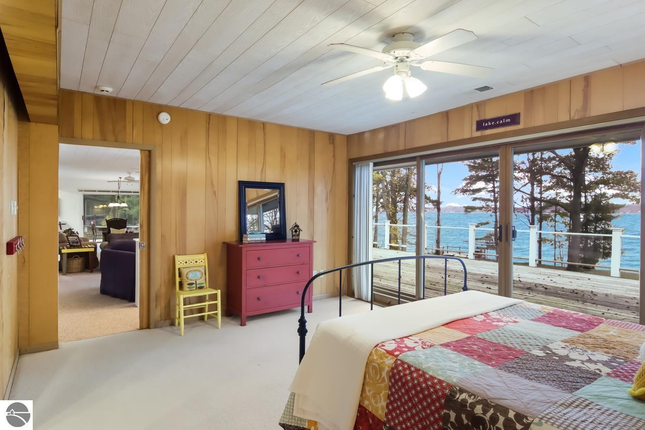 6660 SE Torch Lake Drive