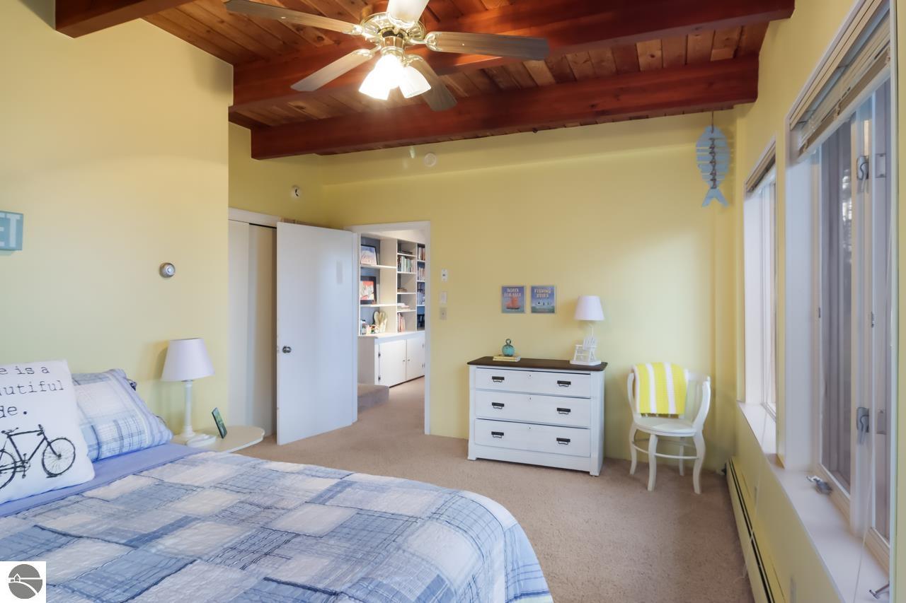 6660 SE Torch Lake Drive