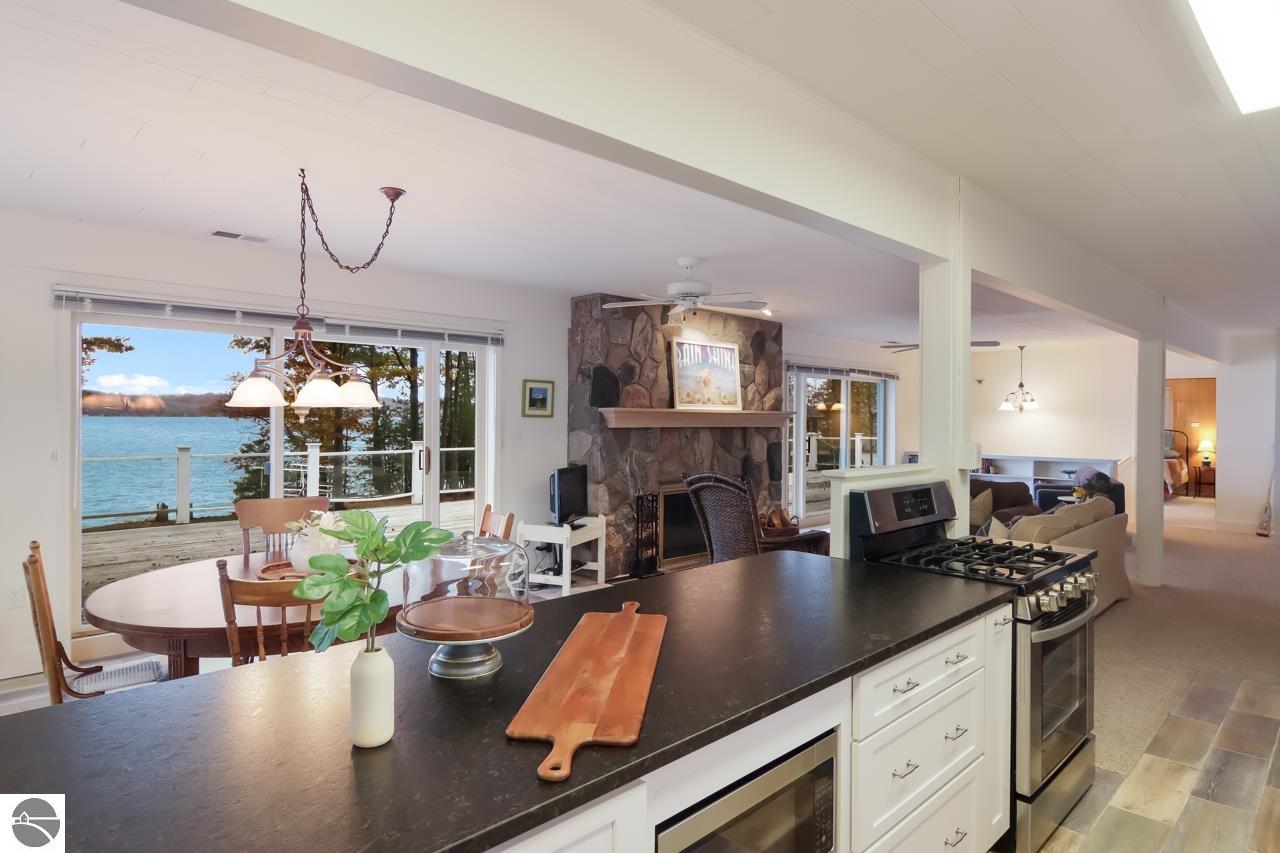 6660 SE Torch Lake Drive