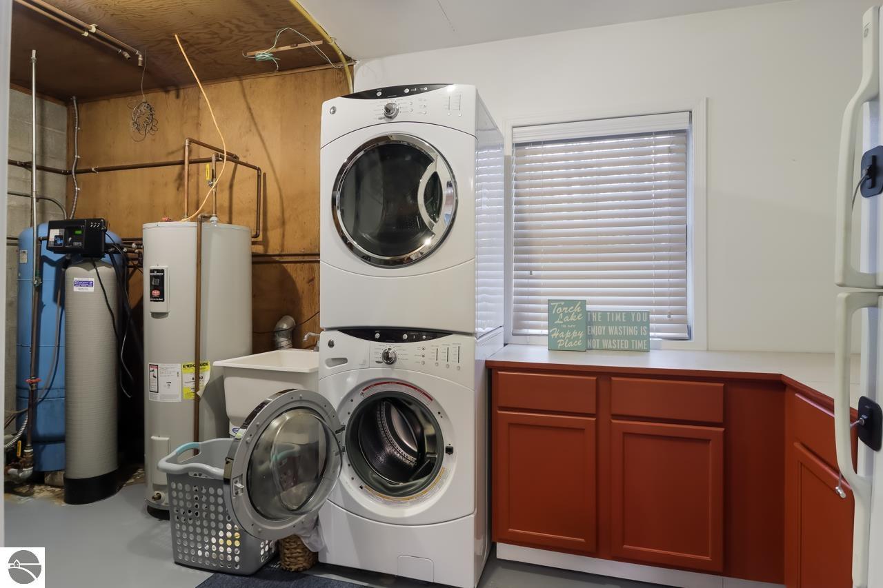 6660 SE Torch Lake Drive