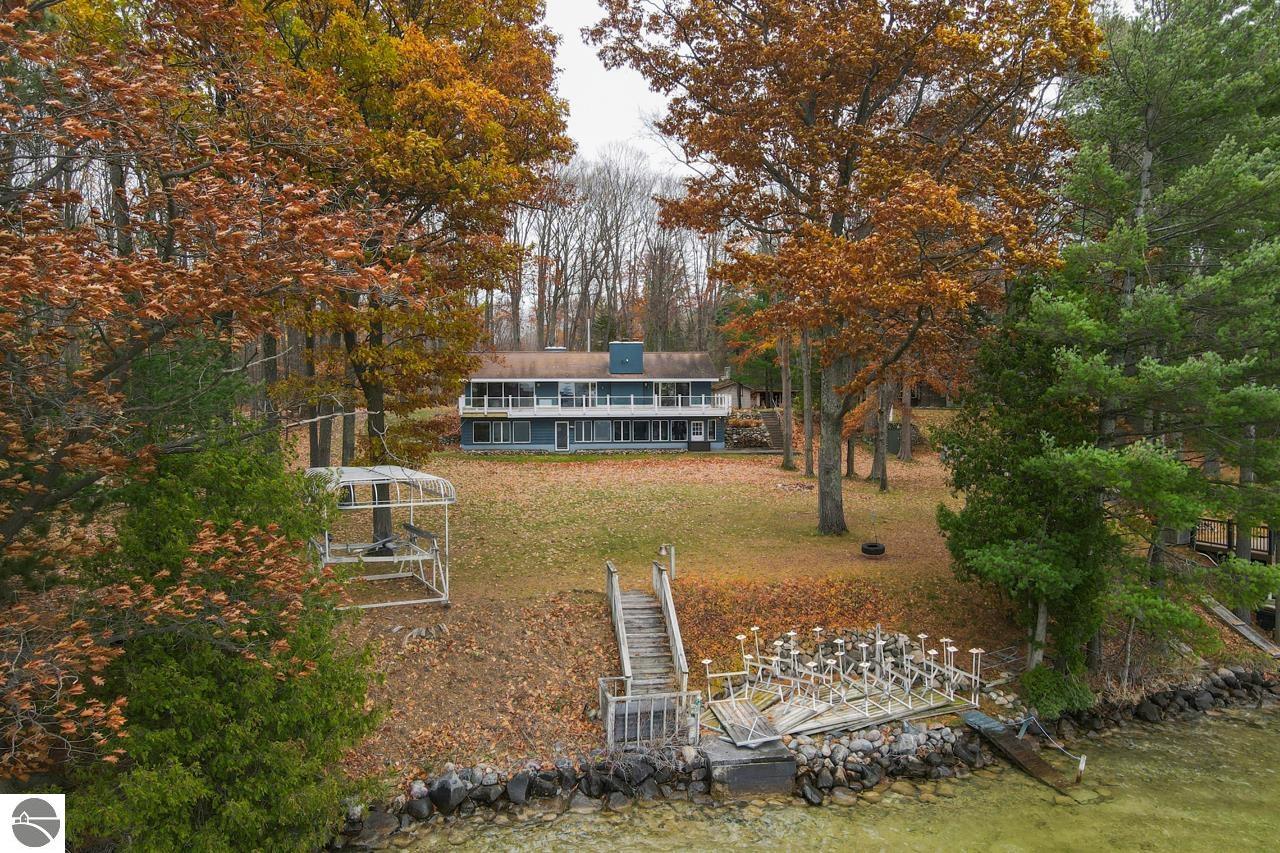 6660 SE Torch Lake Drive