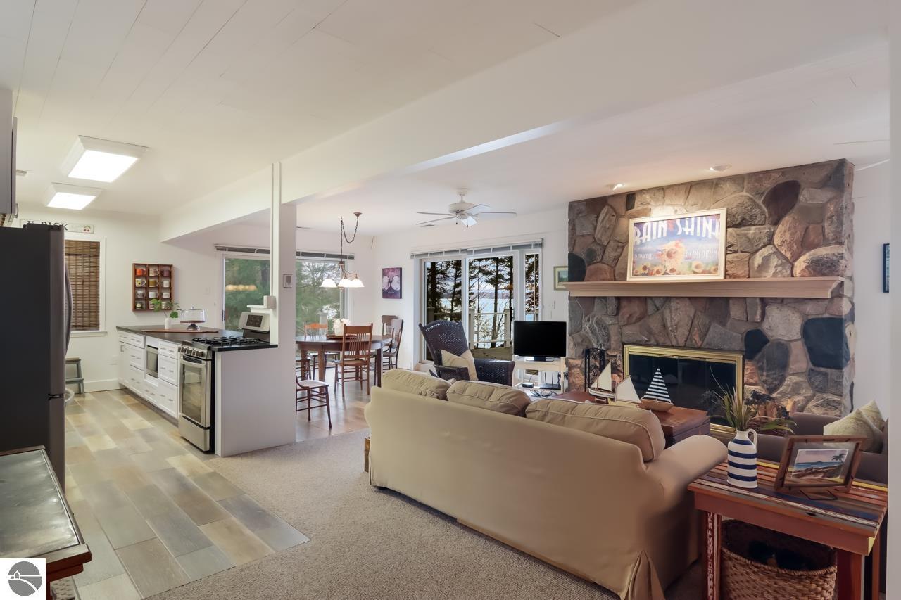 6660 SE Torch Lake Drive