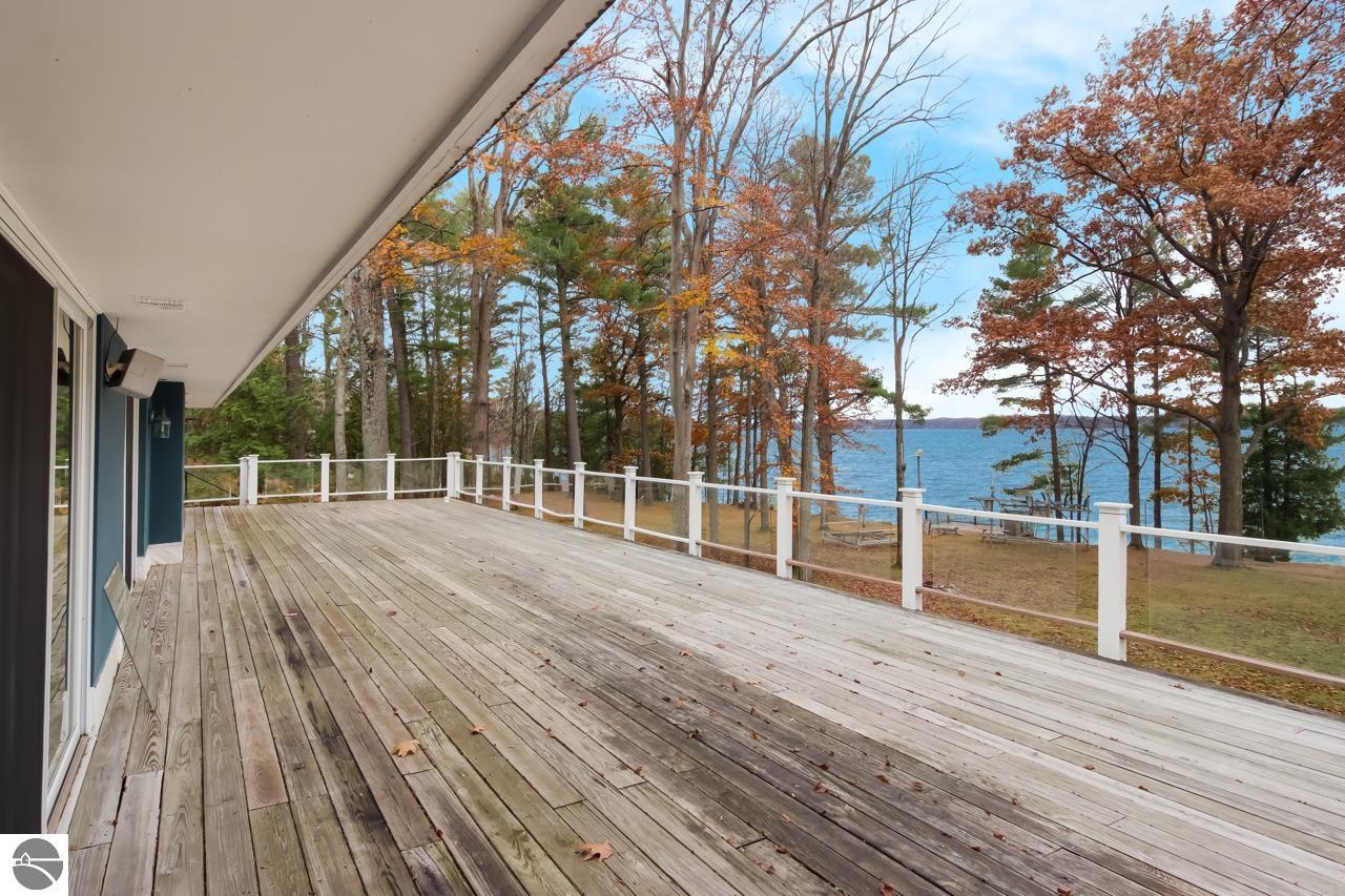 6660 SE Torch Lake Drive