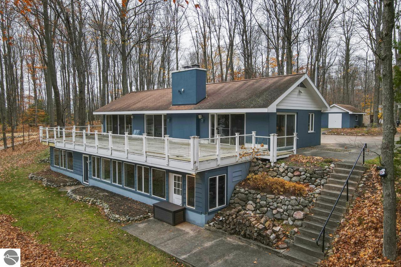 6660 SE Torch Lake Drive