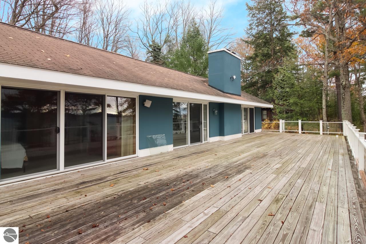 6660 SE Torch Lake Drive