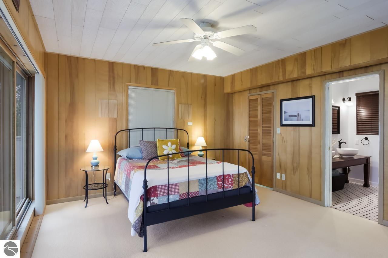 6660 SE Torch Lake Drive