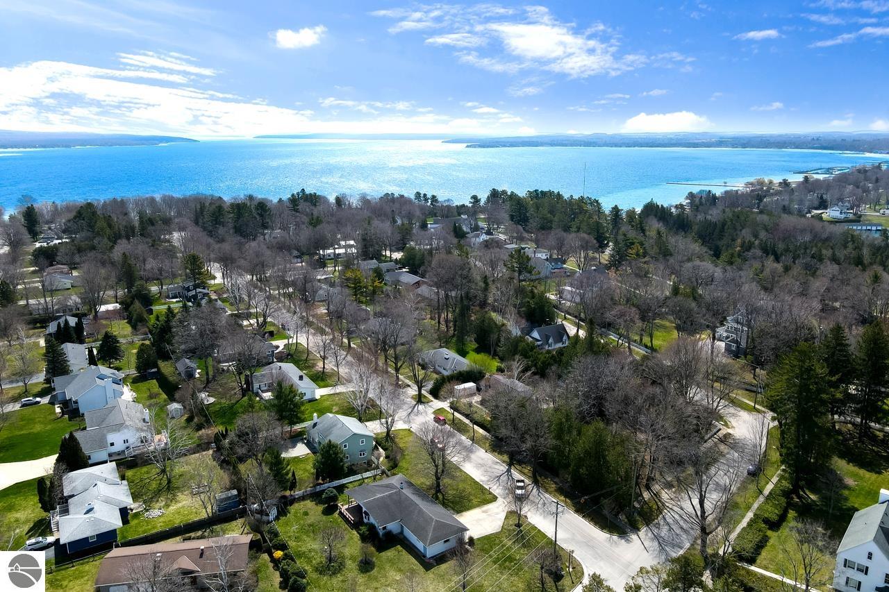 703 E Dixon Avenue