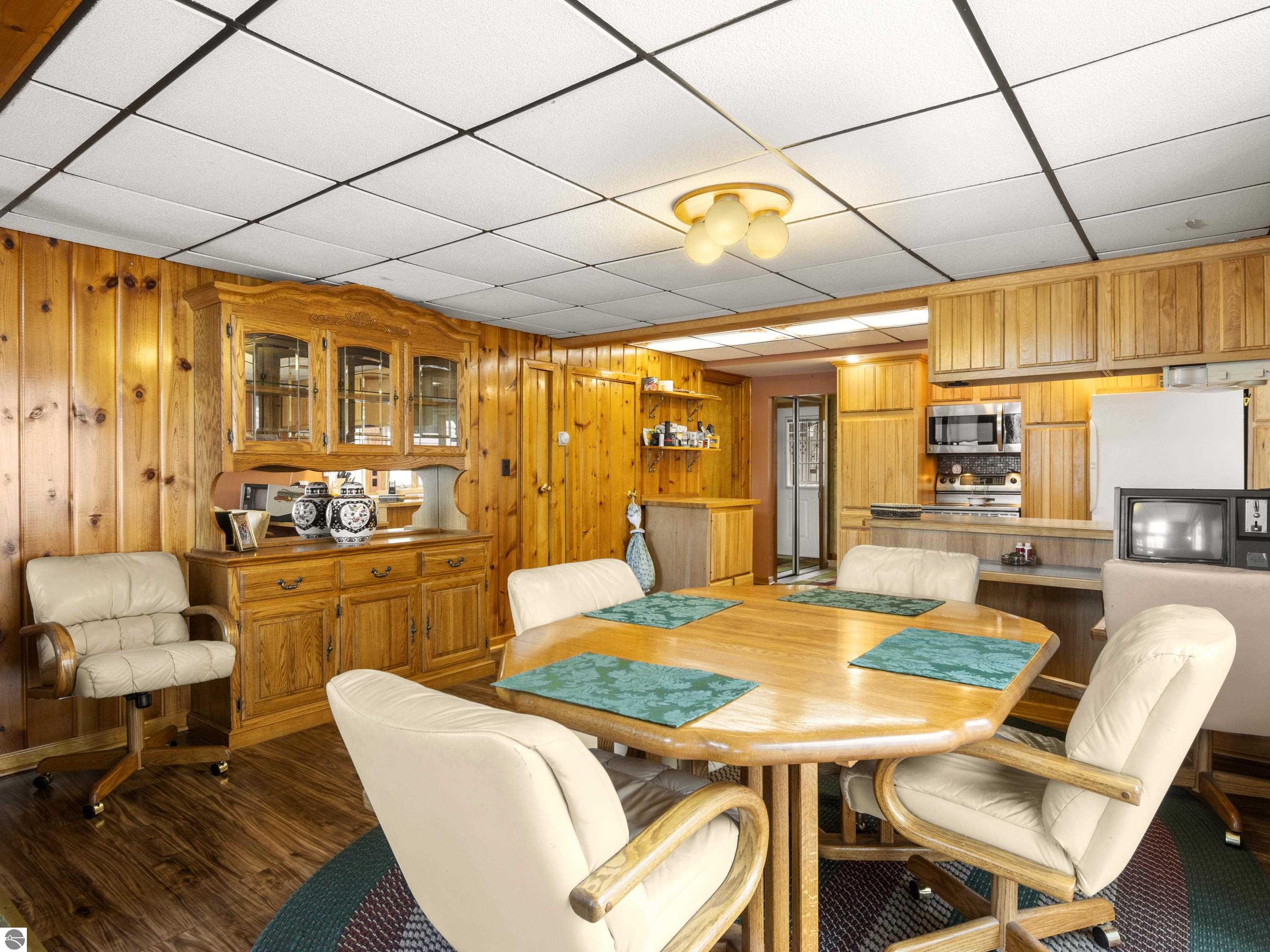 1425 Paczesny Place