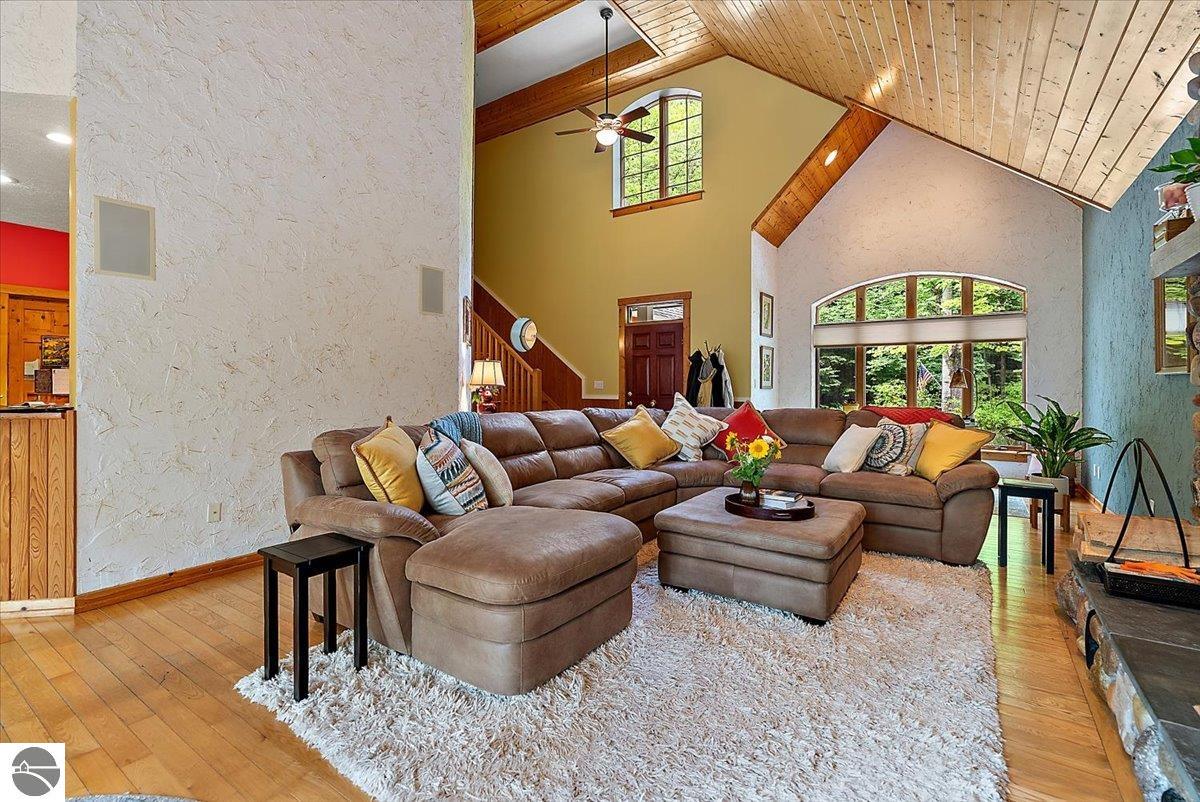 407 N Twin Pines Drive