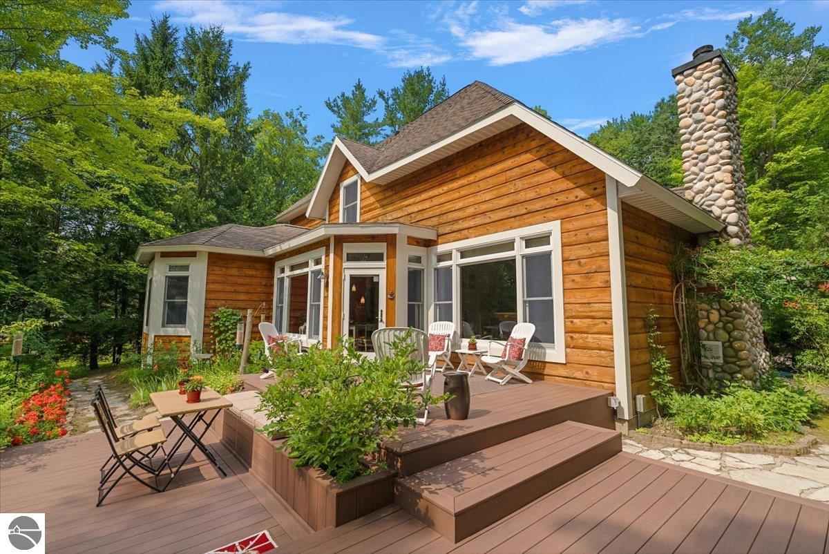 407 N Twin Pines Drive