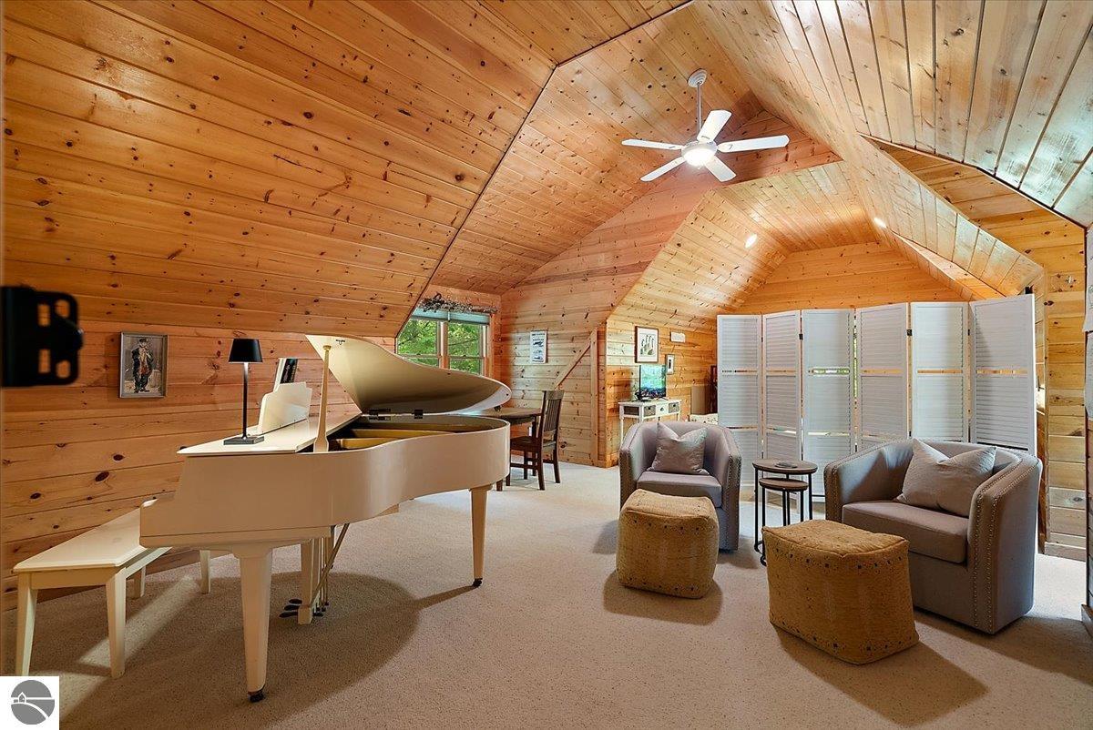 407 N Twin Pines Drive