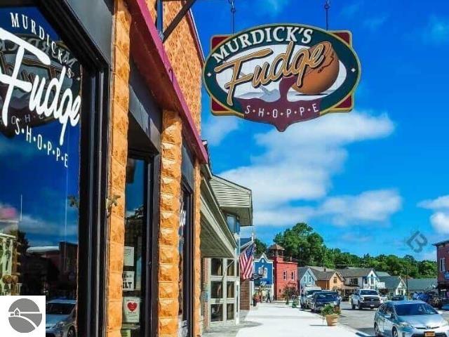 407 N Twin Pines Drive