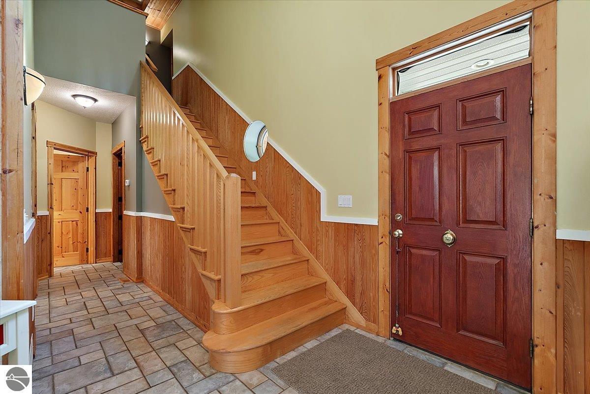 407 N Twin Pines Drive