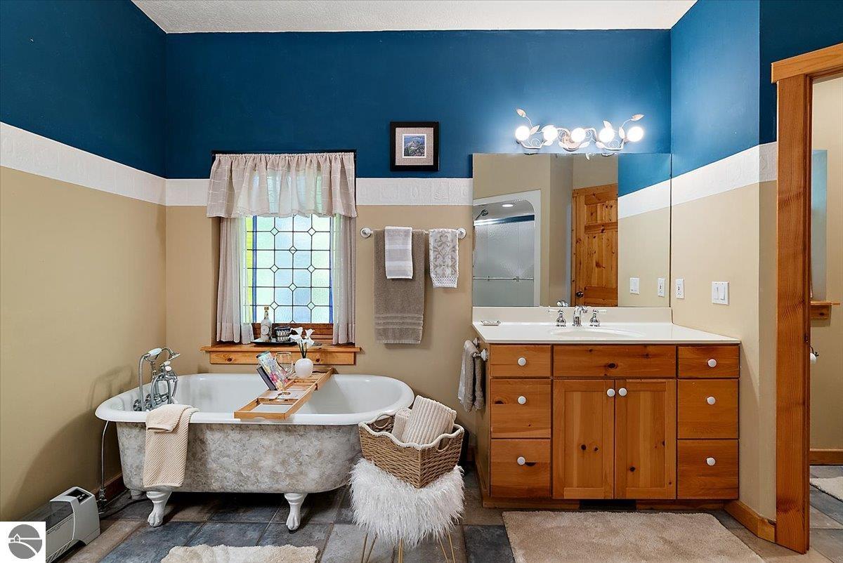 407 N Twin Pines Drive