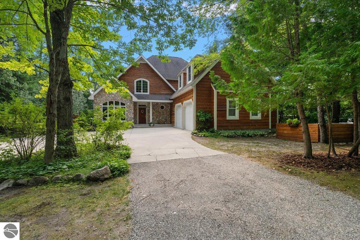 407 N Twin Pines Drive