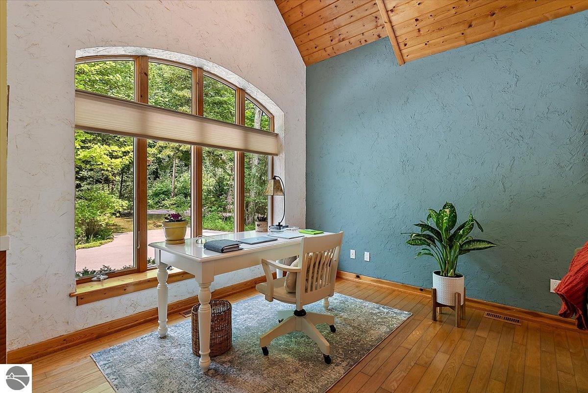 407 N Twin Pines Drive