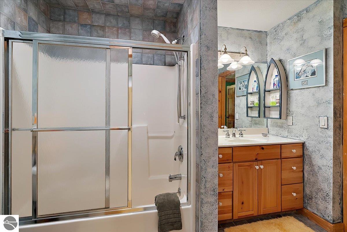 407 N Twin Pines Drive