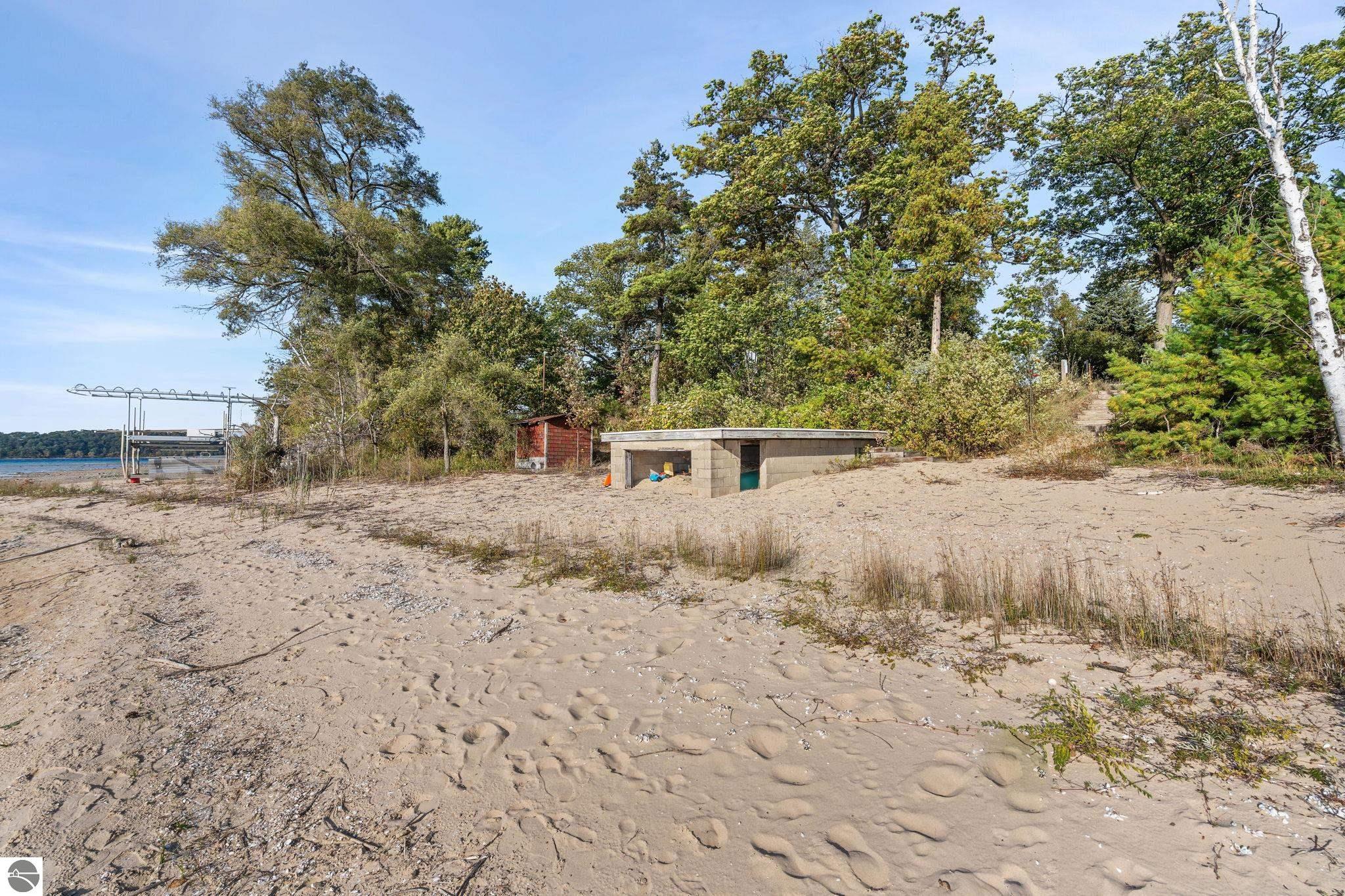 13588 Peninsula Drive