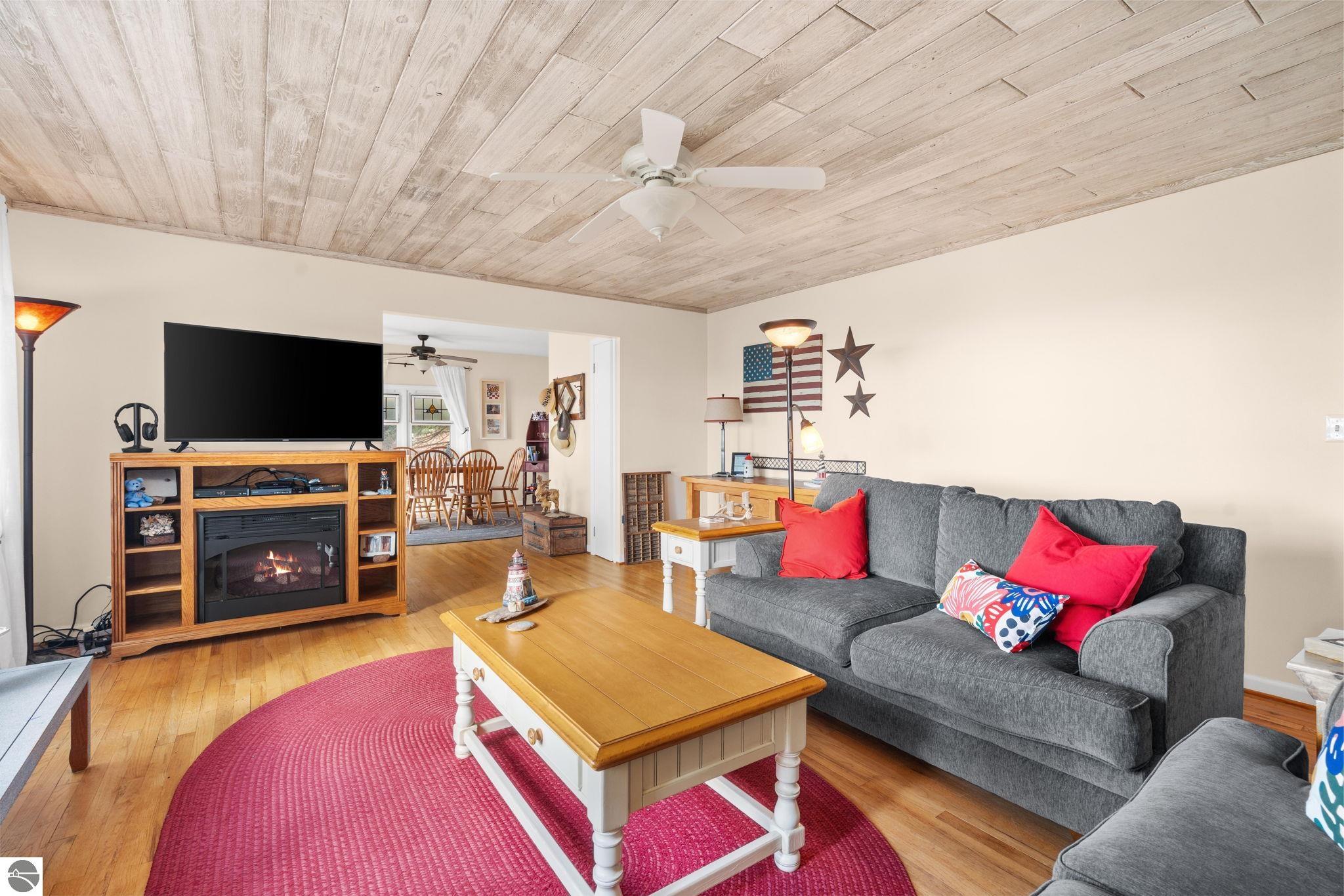 13588 Peninsula Drive