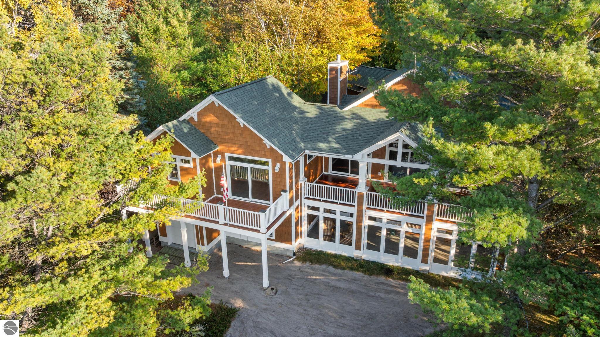 4903 Lake Shore Drive