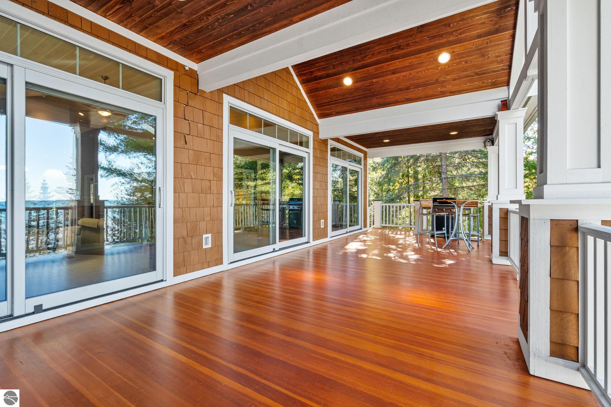 4903 Lake Shore Drive